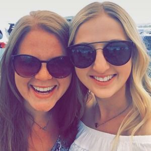 Meet your Posher, Chloe